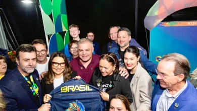 JANJA E FÁTIMA PARTICIPAM DE EVENTO EM PARIS